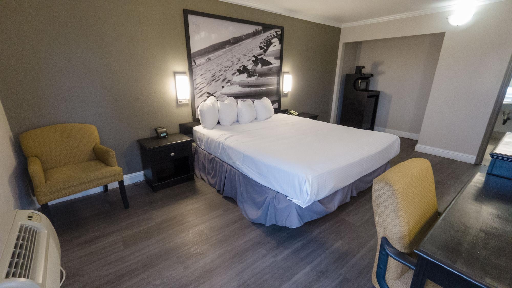 Super 8 By Wyndham Boardwalk Hotel 2*
