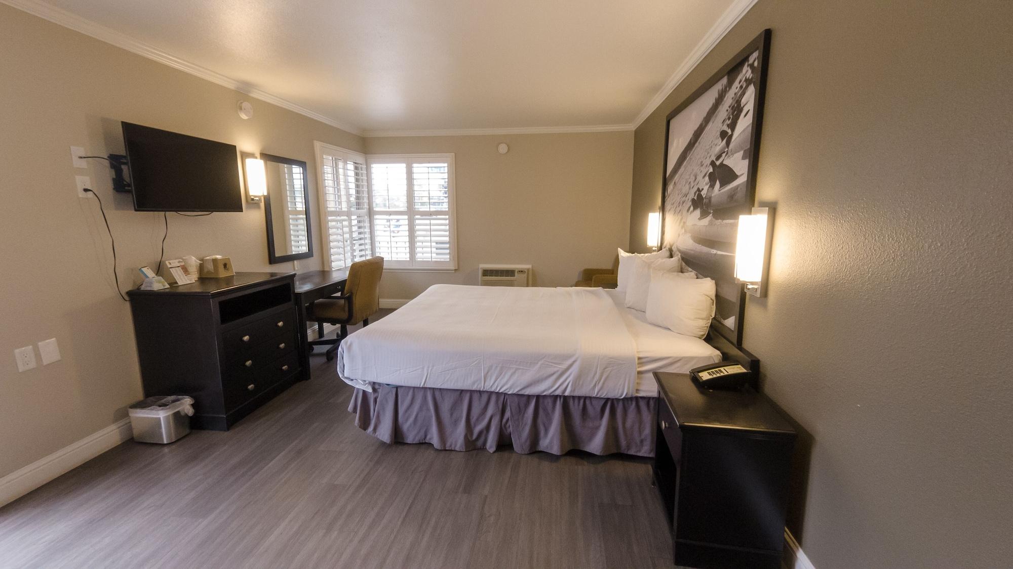 Hotel Super 8 By Wyndham Boardwalk Santa Cruz