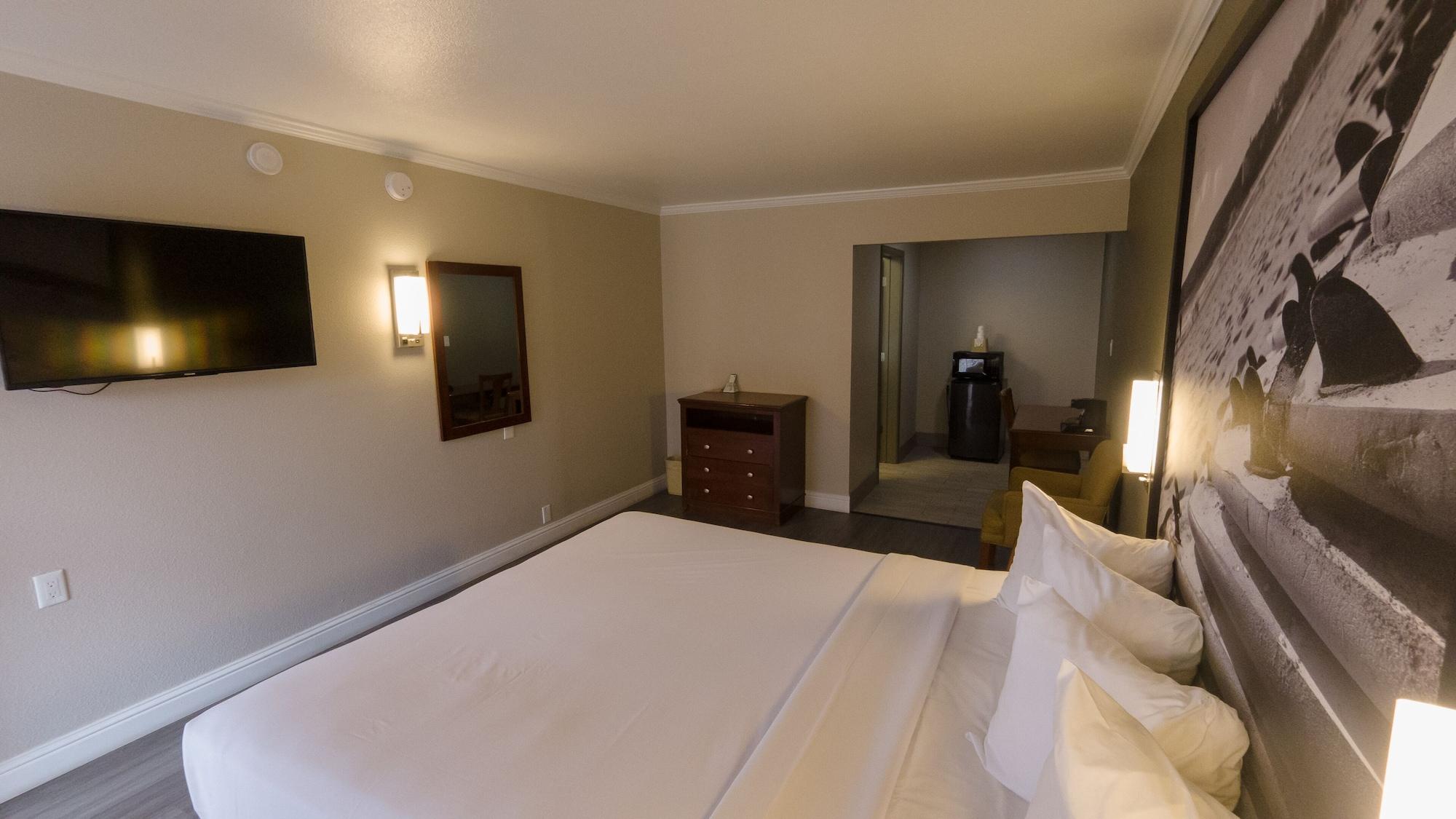 Super 8 By Wyndham Boardwalk 2* Santa Cruz