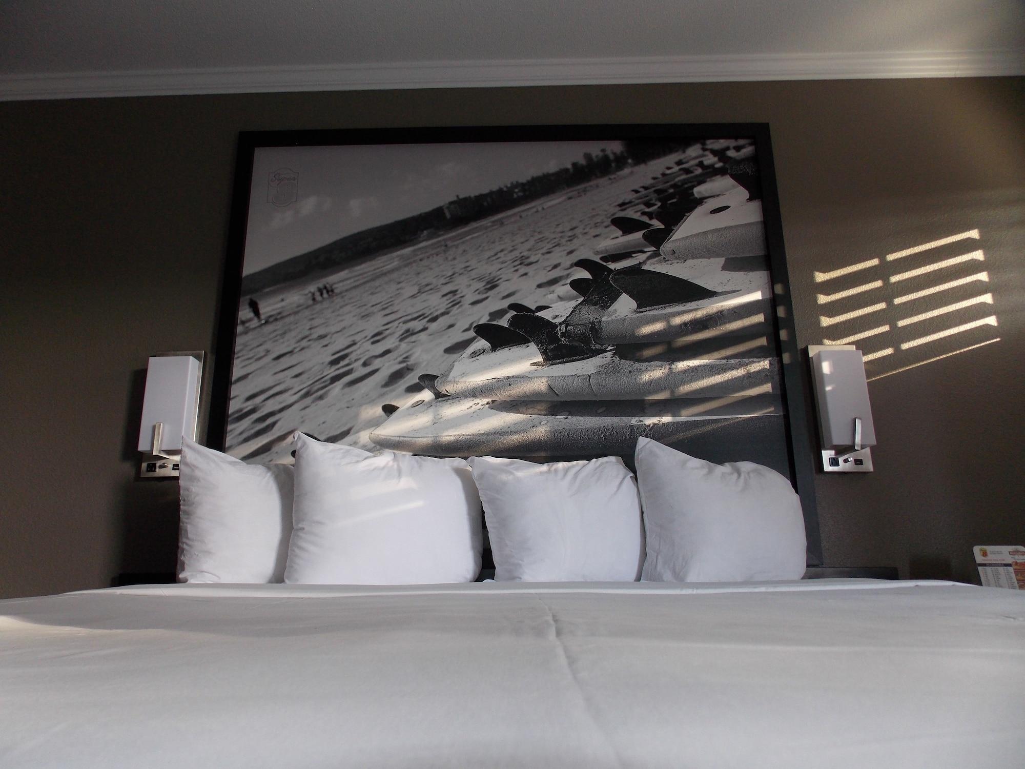 Hotel Super 8 By Wyndham Boardwalk