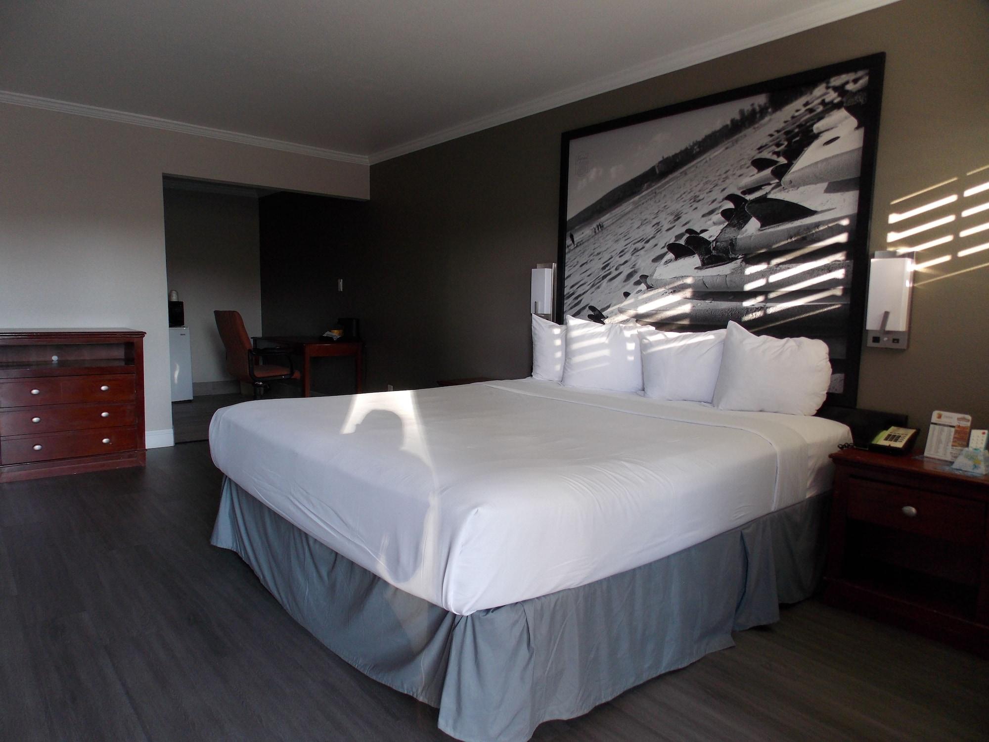 Super 8 By Wyndham Boardwalk Santa Cruz