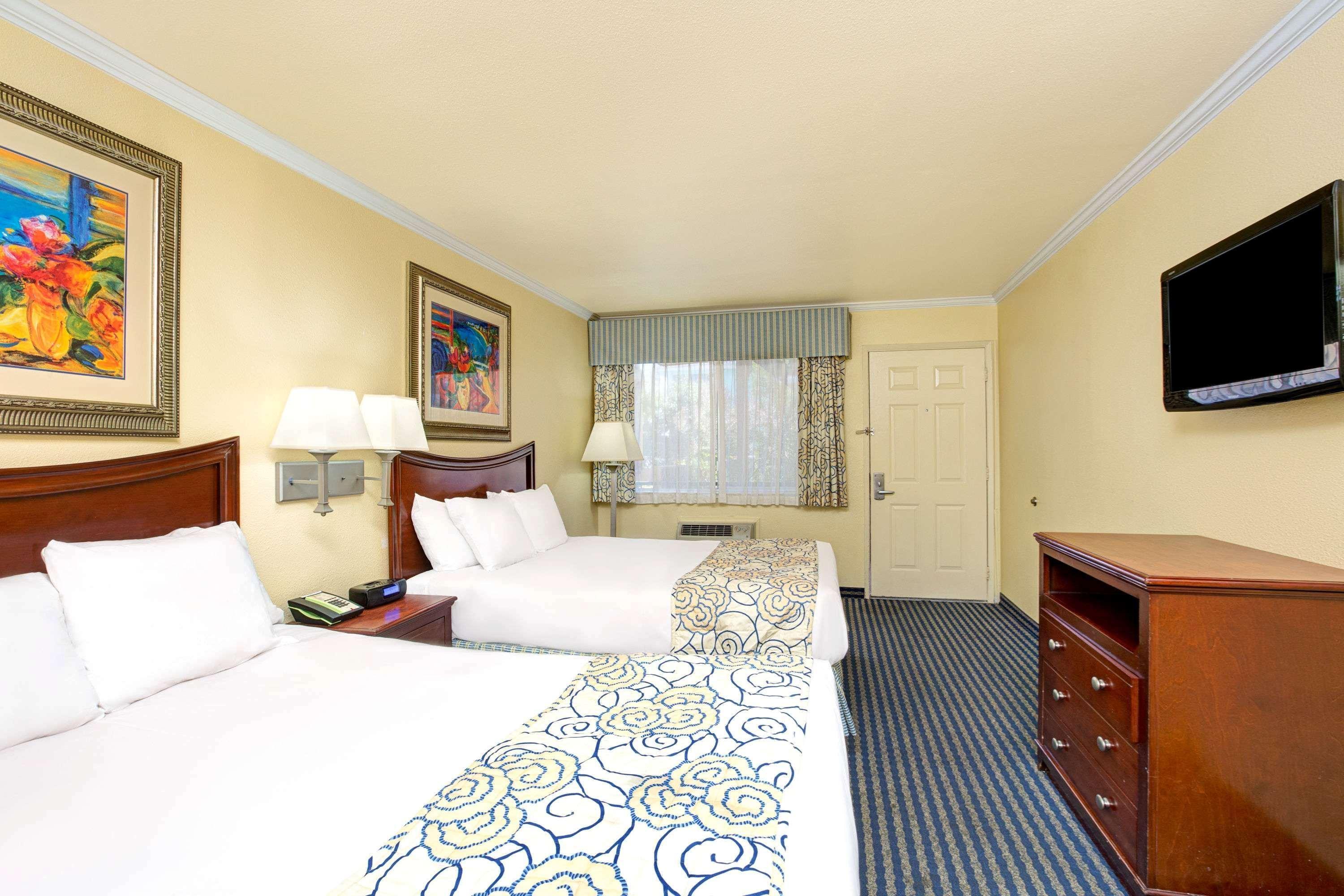 Super 8 By Wyndham Boardwalk Hotel Santa Cruz