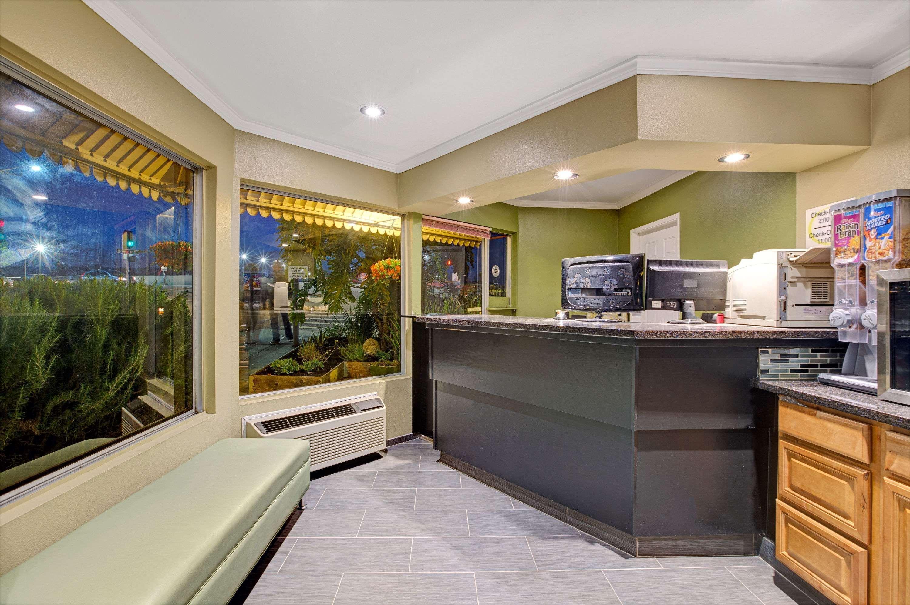 Super 8 By Wyndham Boardwalk 2* Santa Cruz