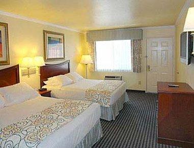 Super 8 By Wyndham Boardwalk Santa Cruz