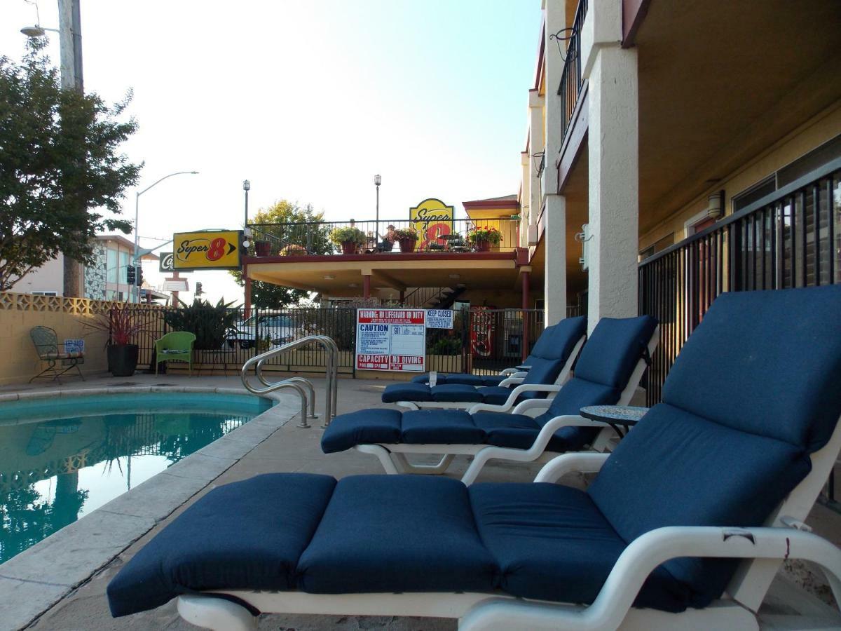 Hotel Super 8 By Wyndham Boardwalk 2*